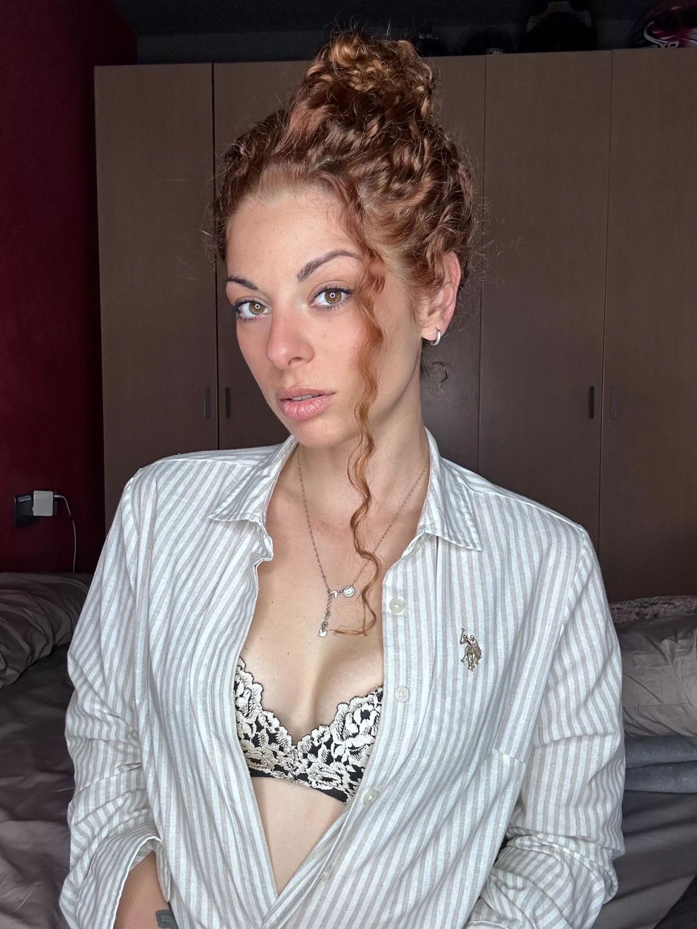 Look me in the eyes posted by lolamon7ez