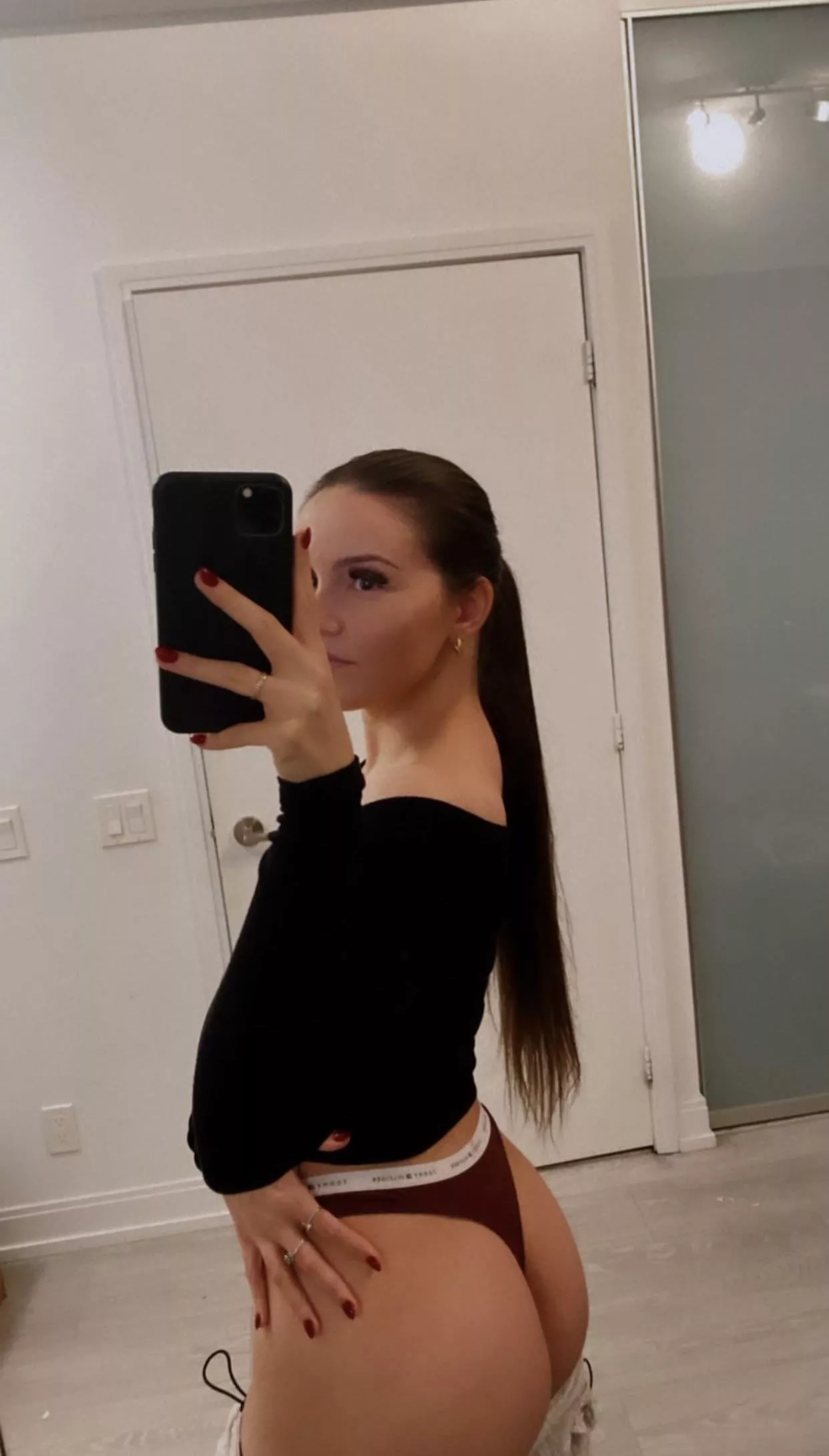 Oops my pants slipped down🫢 posted by snoops_xxx