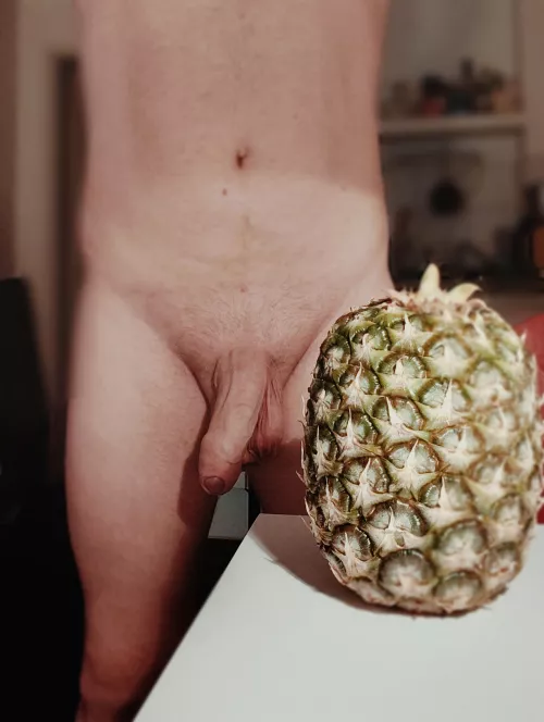 Pineapples make the taste better! by 19cmtombo