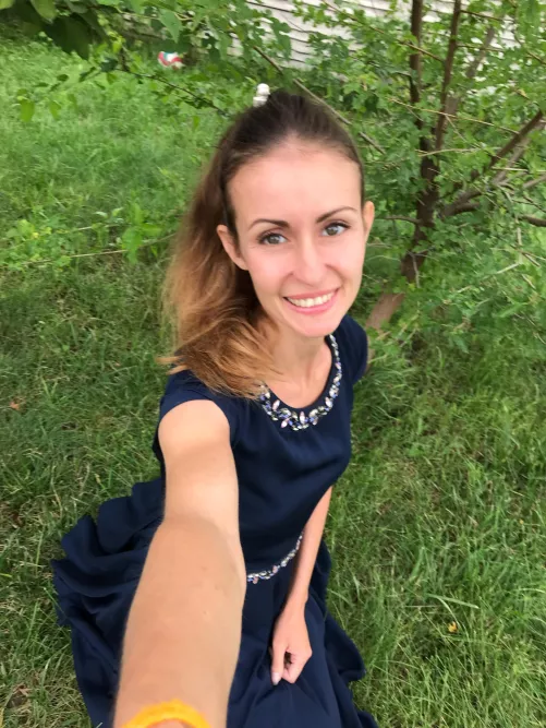 Sit down with me under the tree to talk, I will show you a wonderful world by Viki_soul