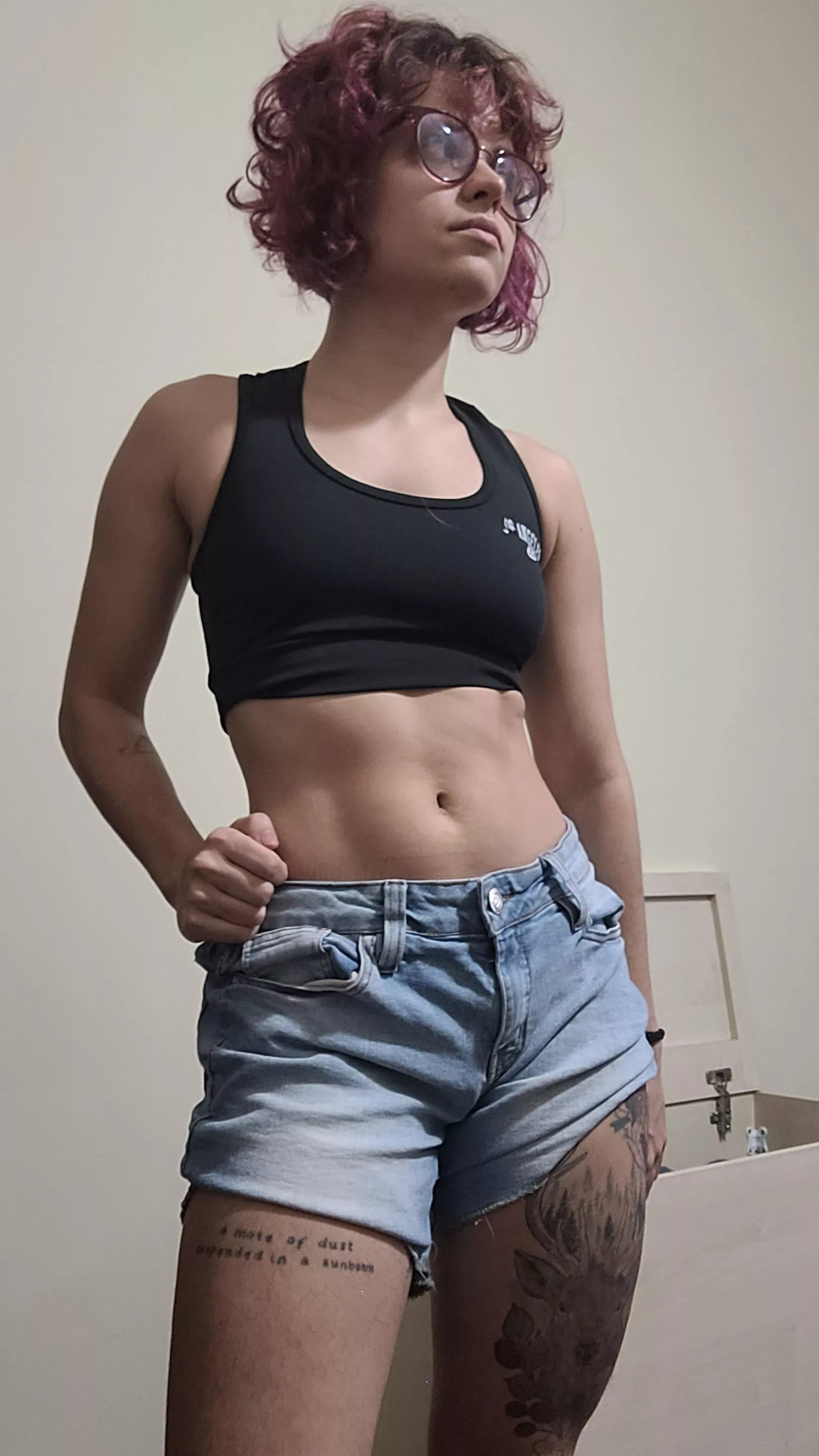 Some 30 years old yummy tummy for you [F] posted by kim-impossiblex3