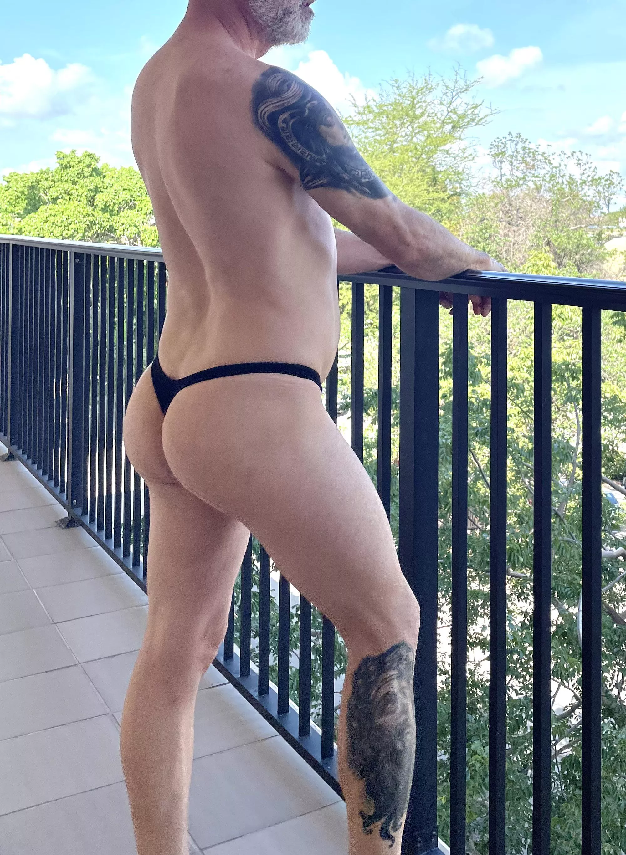 Sunday morning ☺️ posted by ThongManAL