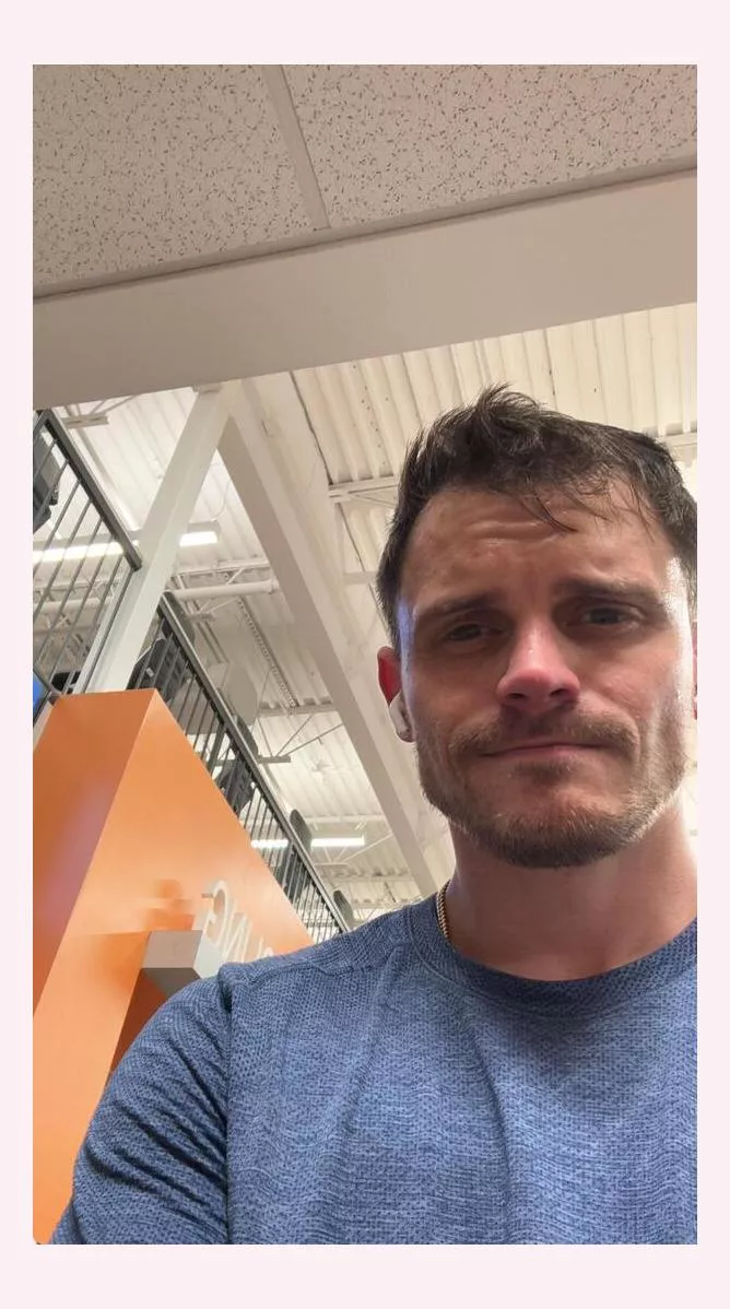 Swraty 💪🏼 posted by Bubbly-Bedroom8097