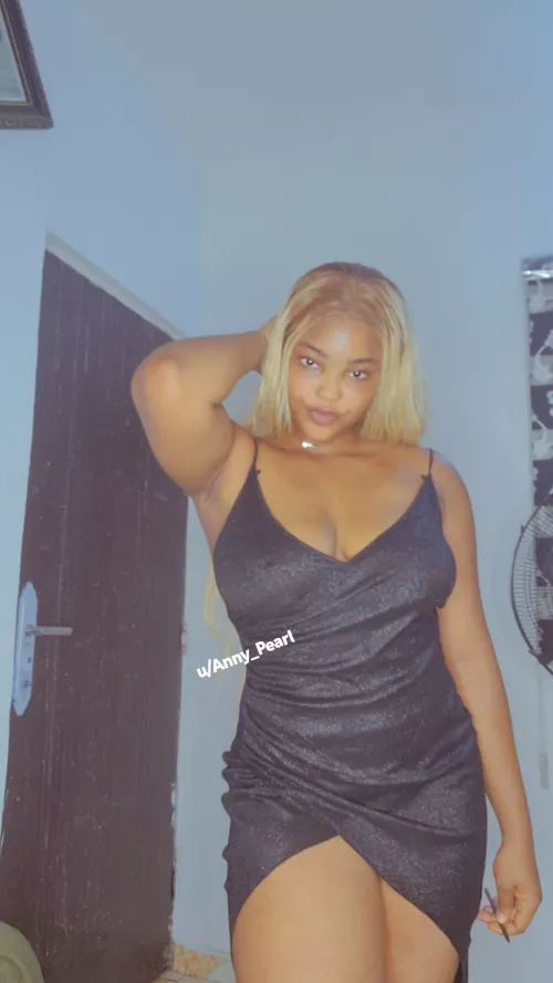 Tell me what you see when you look at me by Anny-Pearl