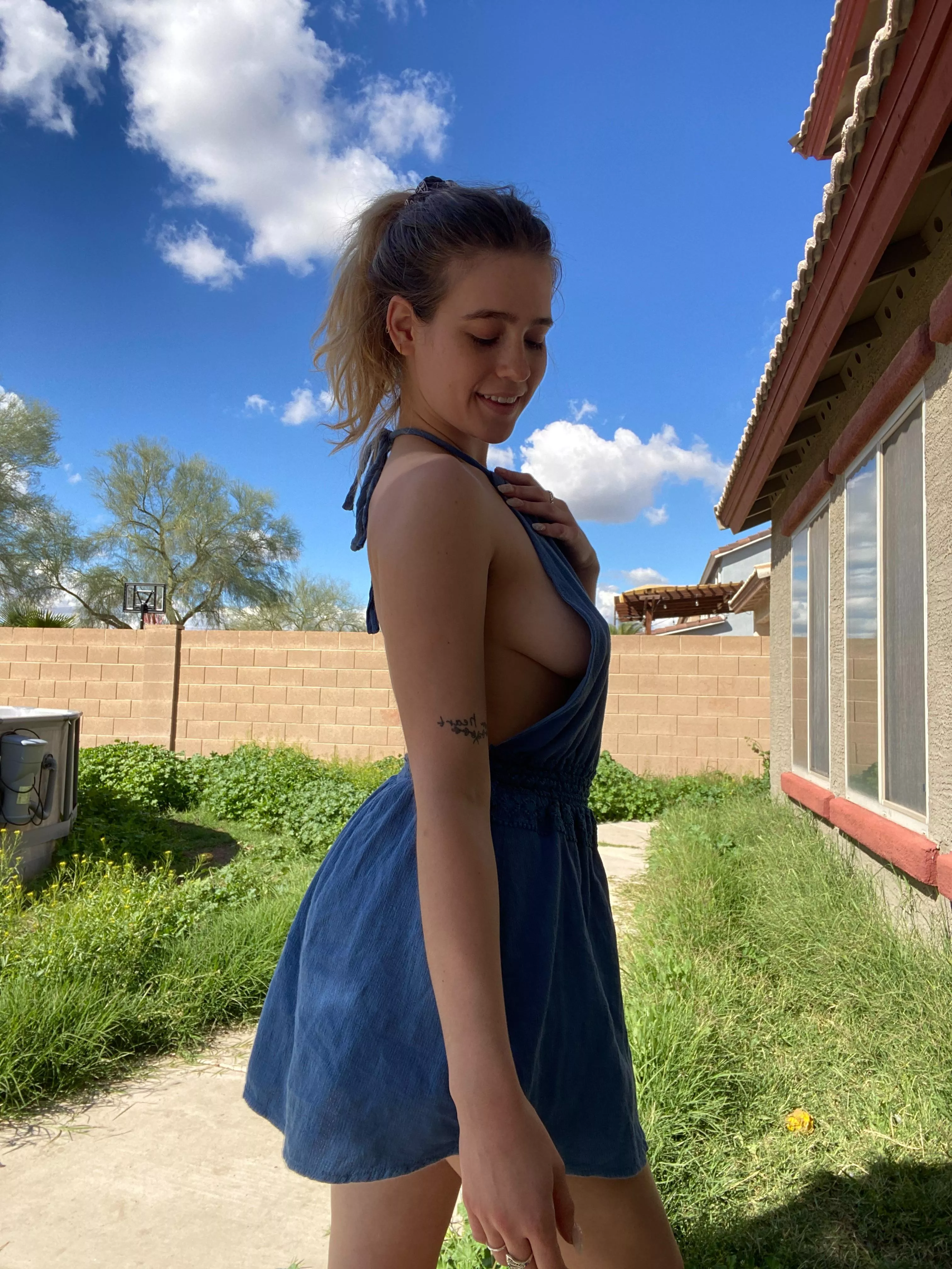 This dress was made to show off my side boob  posted by babyyraisin