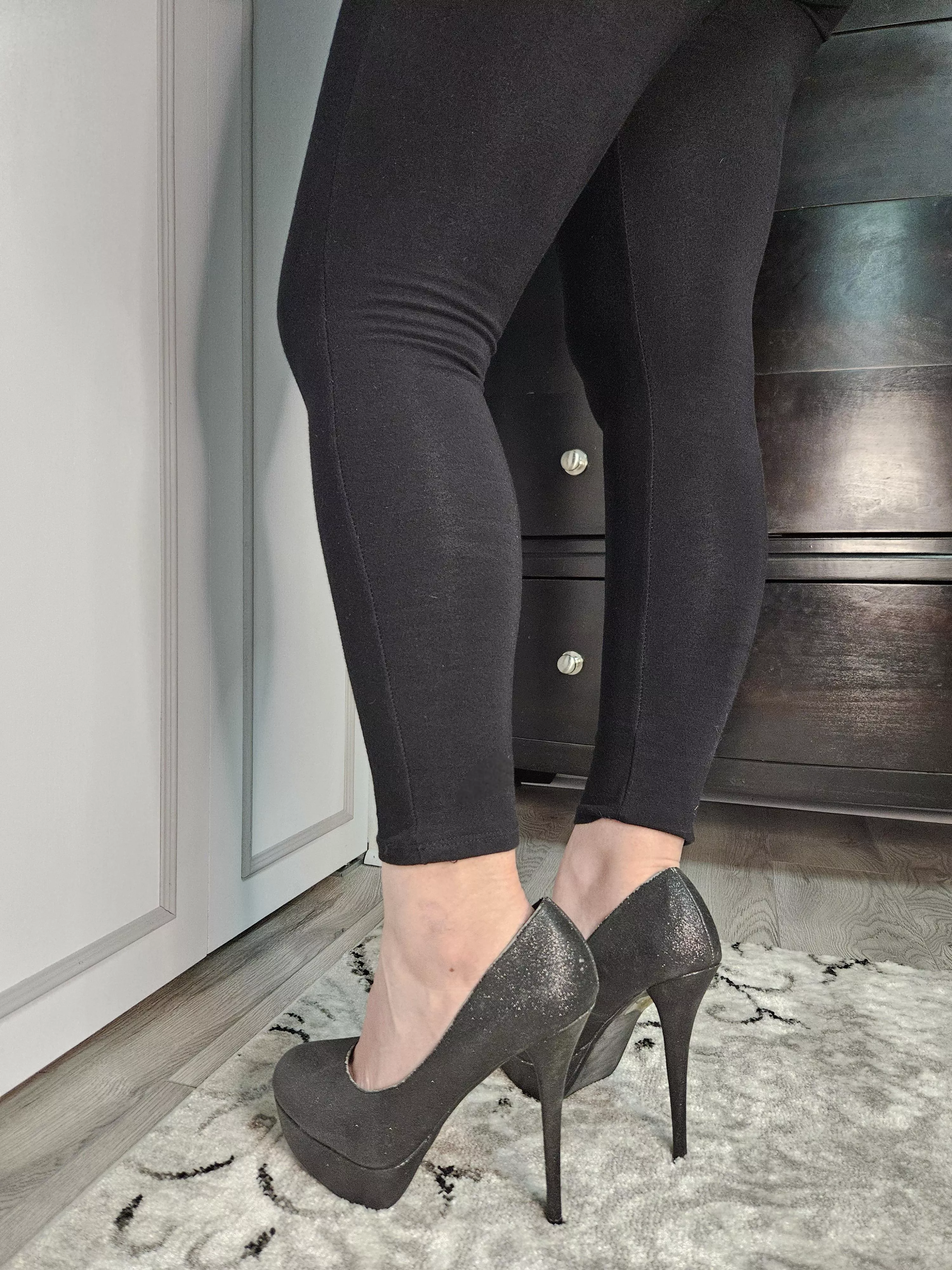 Trying to find the right heels posted by Foot_Milf