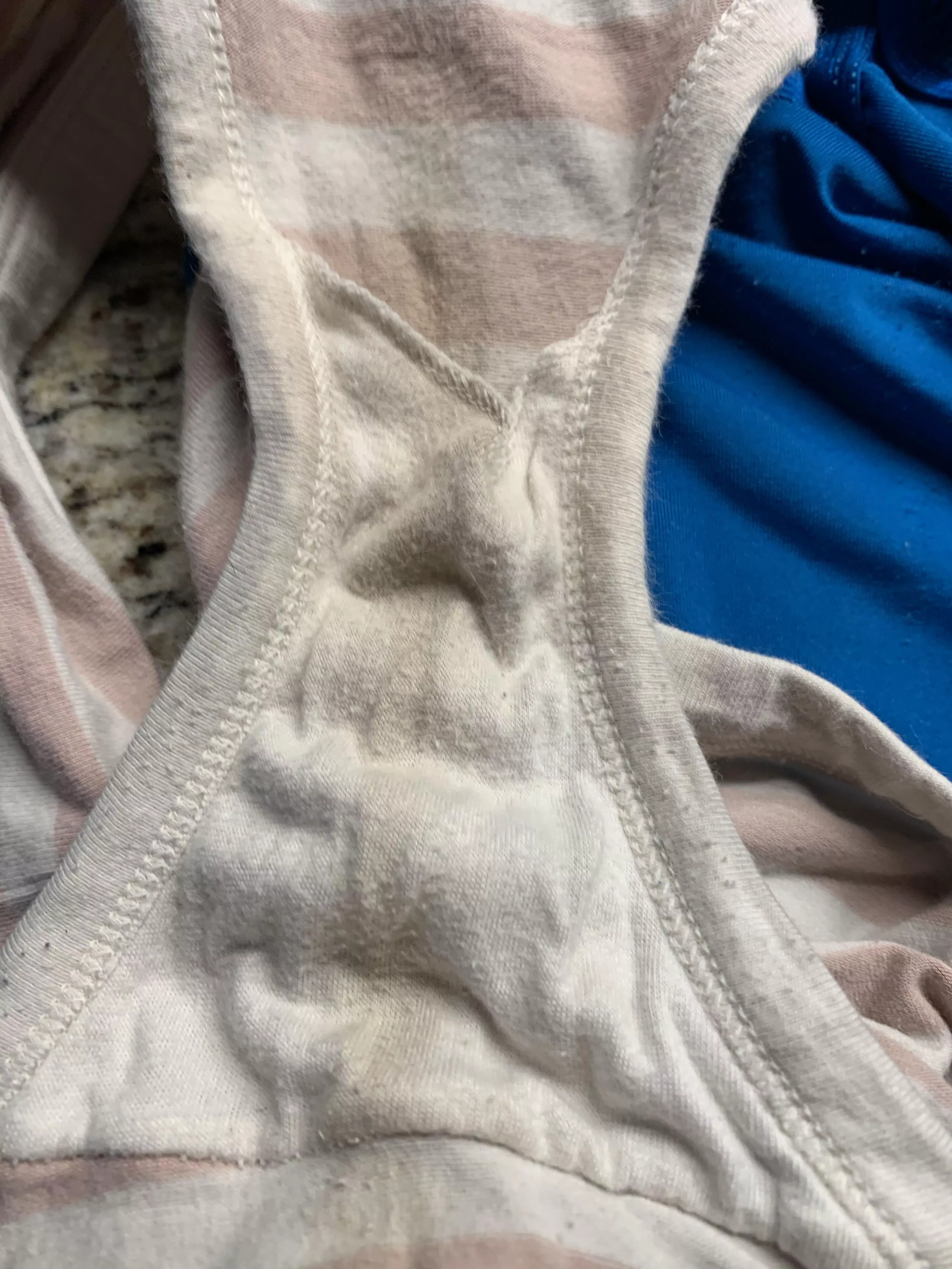 Wife’s dirty panties posted by JustLooking3308