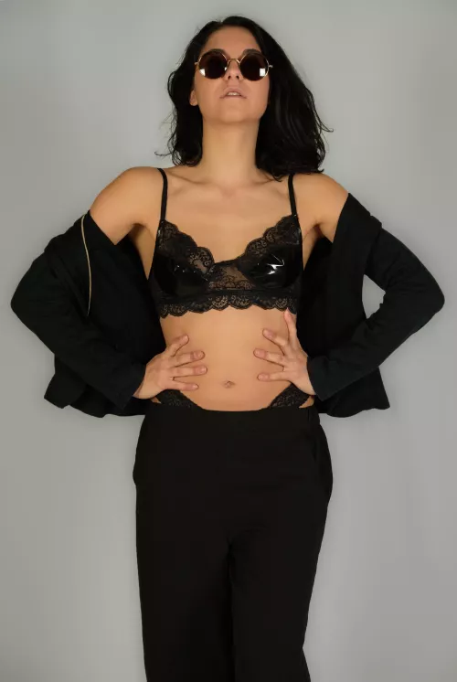 Woman in black by Mrs_Elisabeth