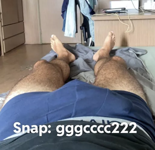 22🇮🇹 hairy horny af snap in pic by Critical-Duck-8470