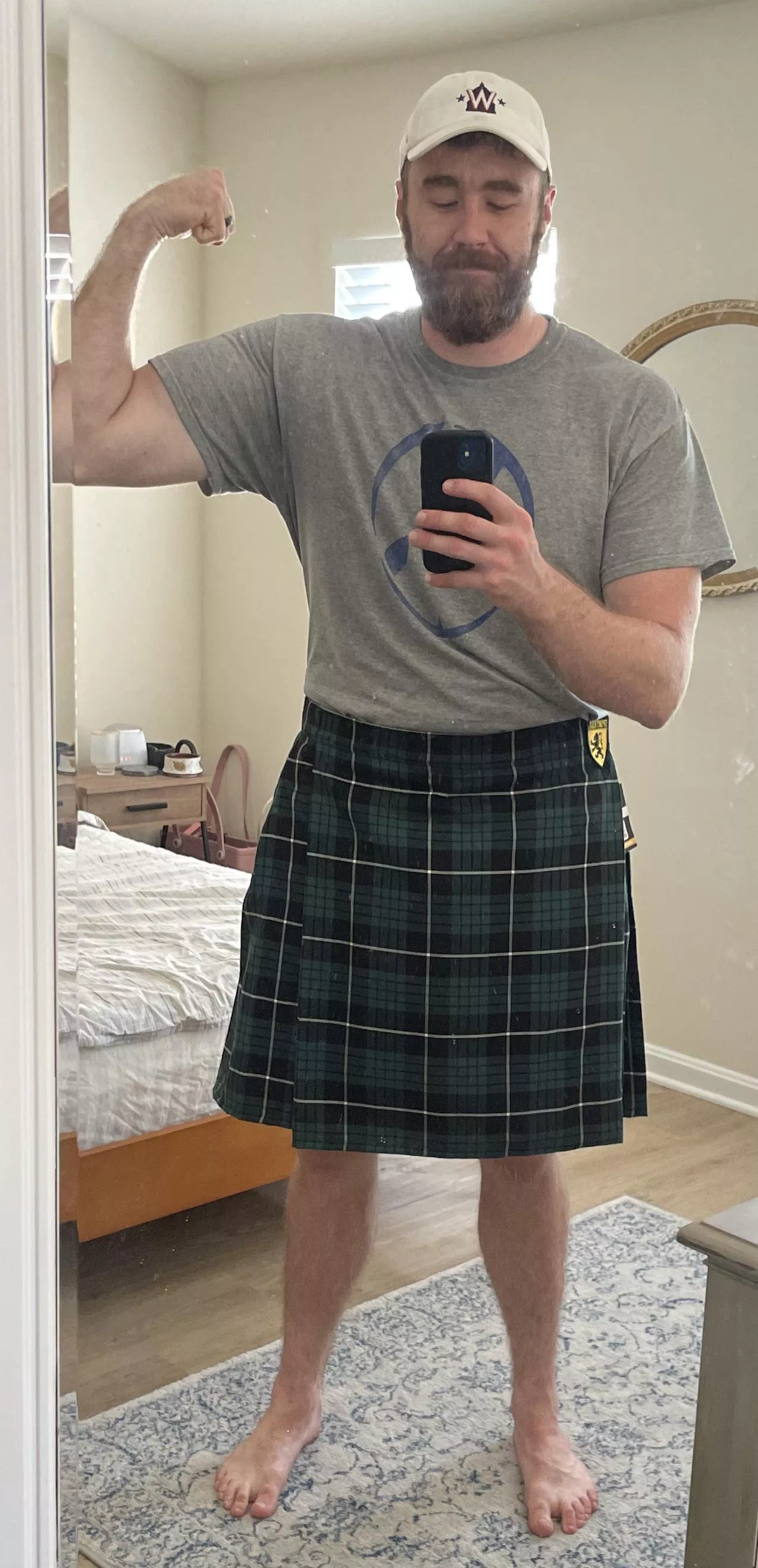 30yo bi guy who’s incredibly jet lagged. Give me compliments plz. posted by Foreign-Bathroom-709