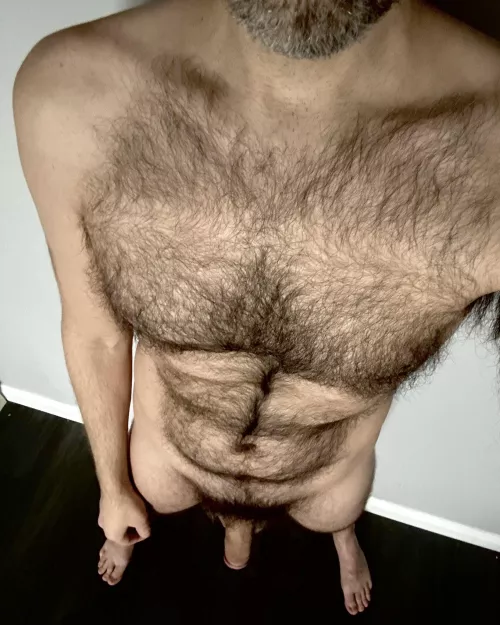 [44] Struggling to keep my belly lean this winter, but I love pizza too much & life's too short. Fuck it. Have another slice. by jerseyjaxoff