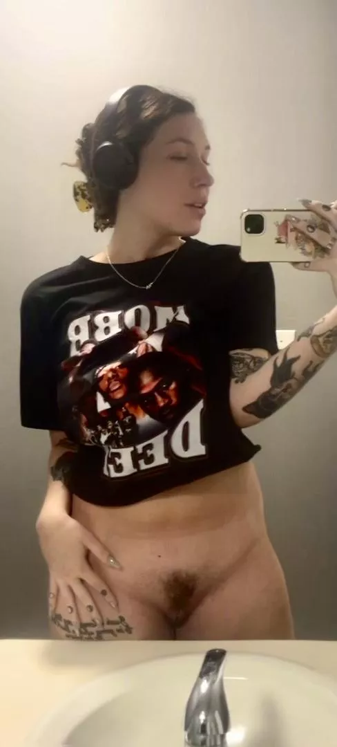 any idea what i could be listening to? posted by xtinaterrestrial