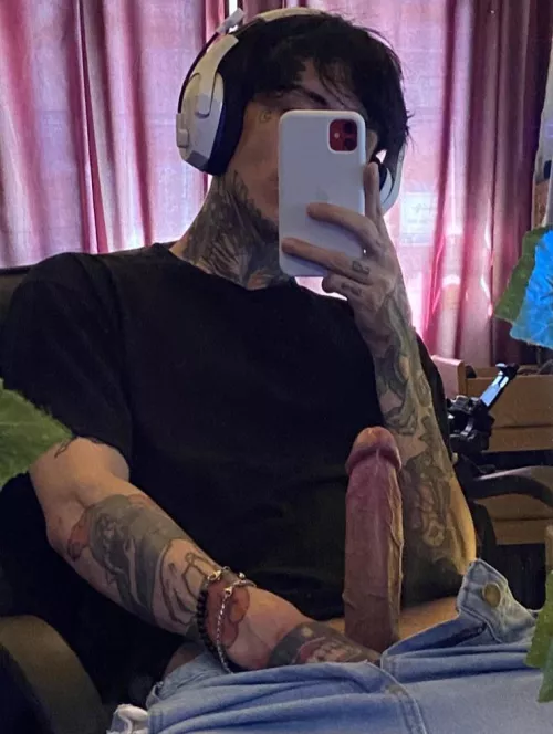 Can I send u my cum vids? by Scottyqk