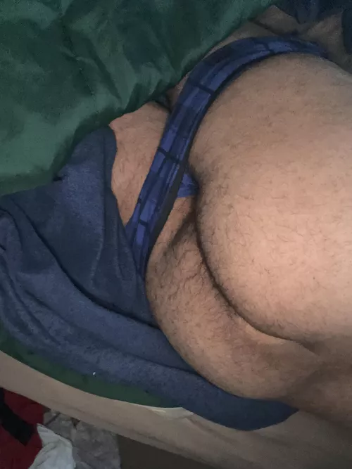 Can someone spank me? 👀 by Bulbaboy98