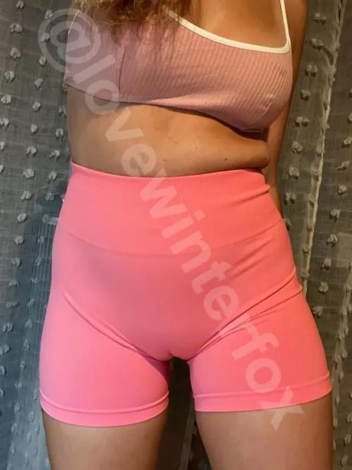 Do you like a tight fit? by lovewinterfox