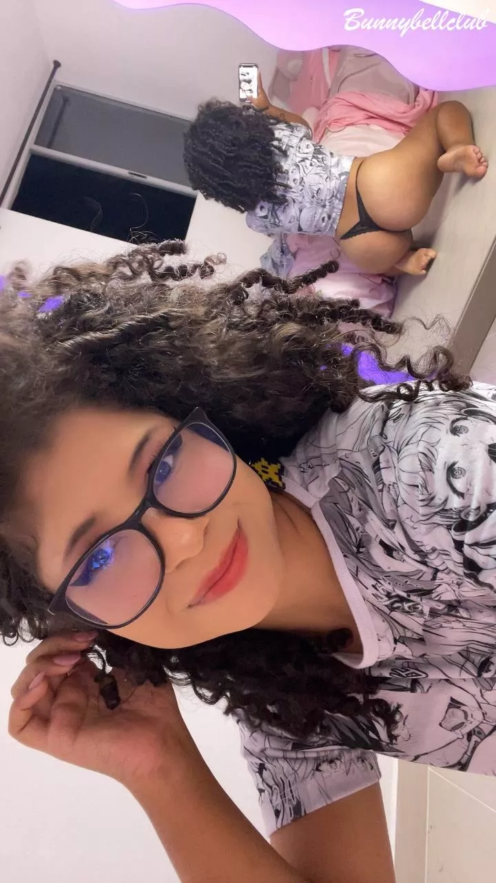 Do you like how I look in the mirror? posted by bunnybellclub