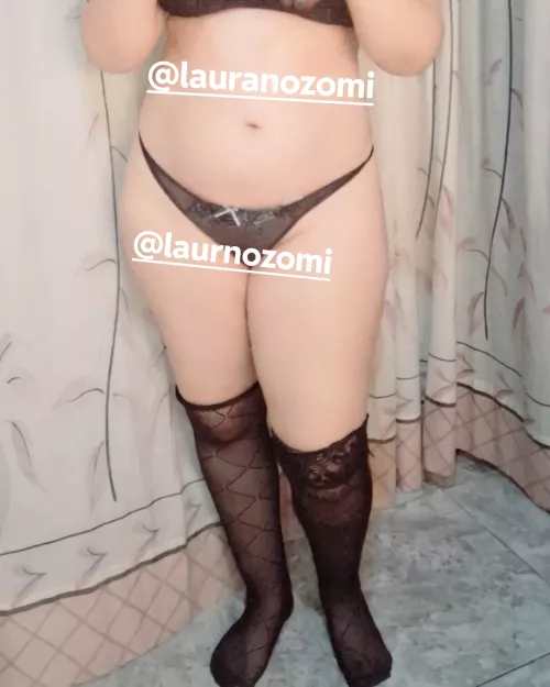 Do you think it's sexy?  by Laura_nozomi01