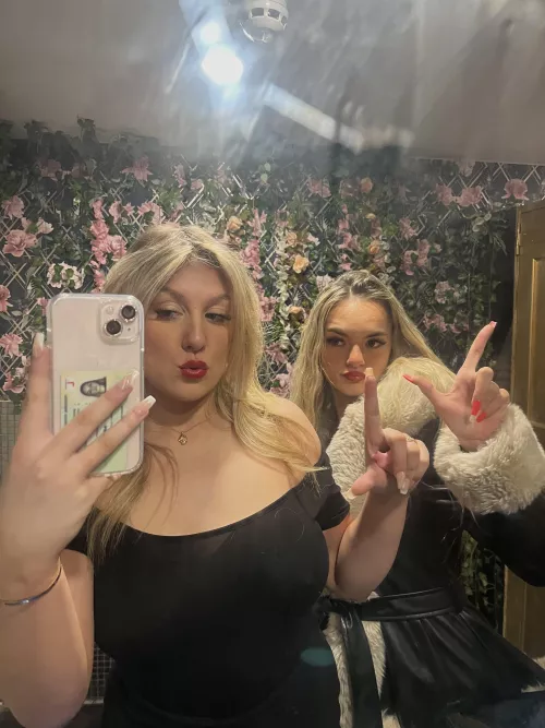 Double Domme👸🏼 by GoddessBellexox