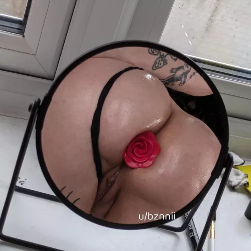 [F]ill my fat oiled up ass? by bznnii