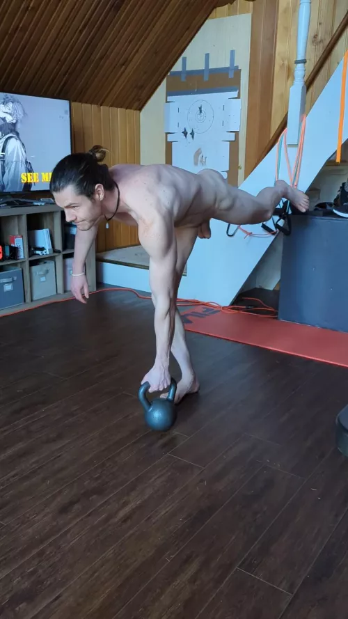 Gotta stay in shape to stay alpha  by rylee_banks