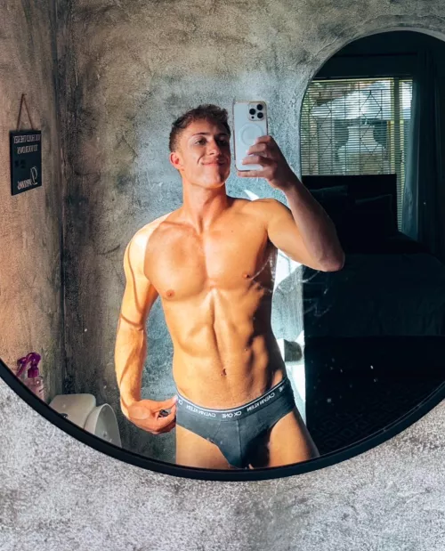 Happy monday 👅 by falcxav00