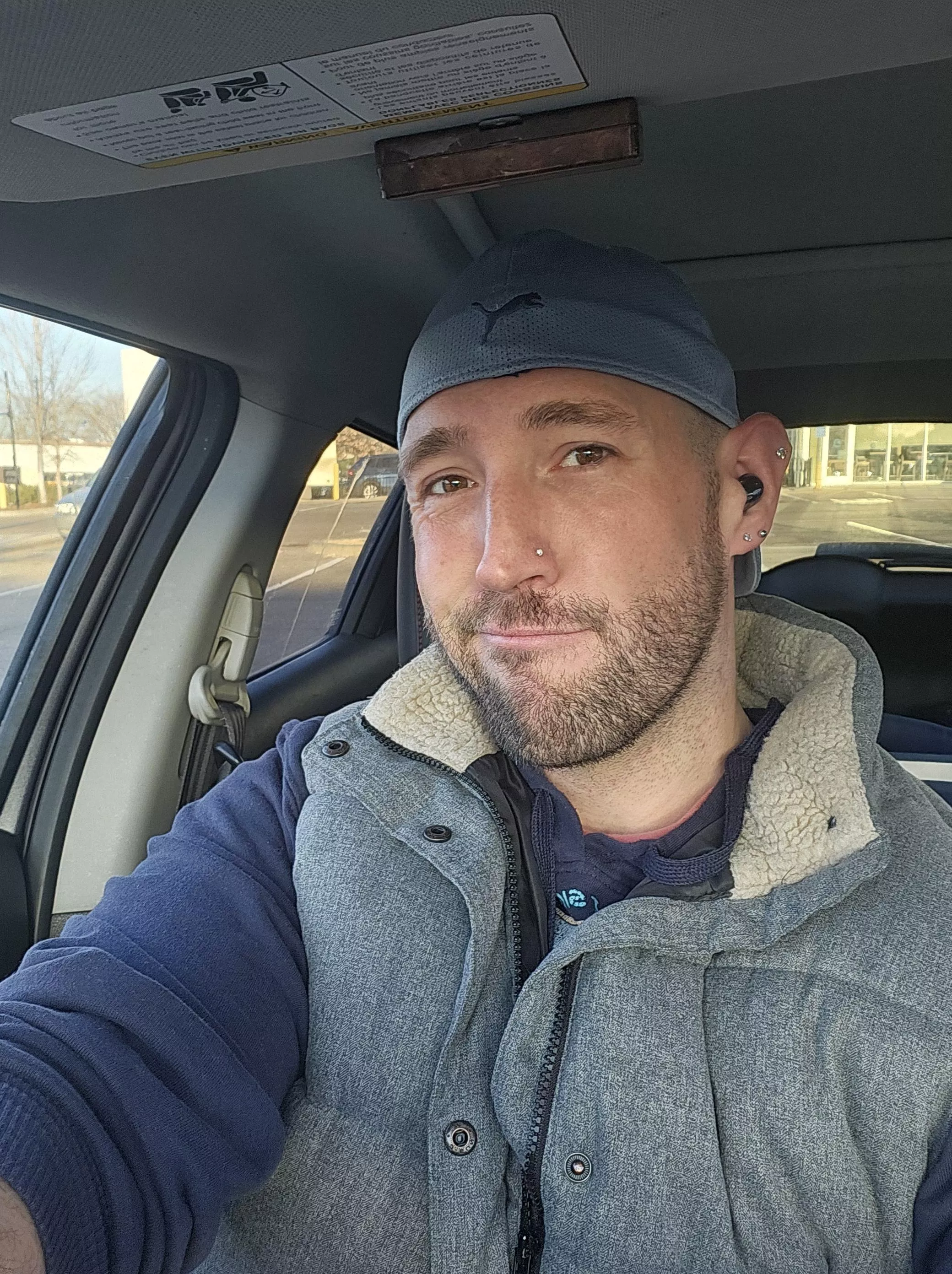 Happy Monday. Go into your day know these things.

You're amazing.
You're beautiful.
You're loved.
You're worthy.
You matter. posted by Ok-Property-2949