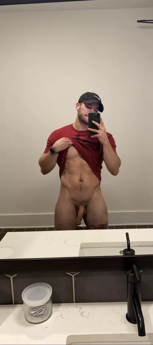 Horny 24/7 (100% straight) by kyleberner02042