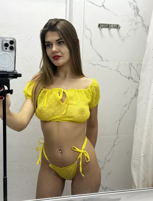 I can’t figure out what’s showing through my swimsuit by Gonadalchait351