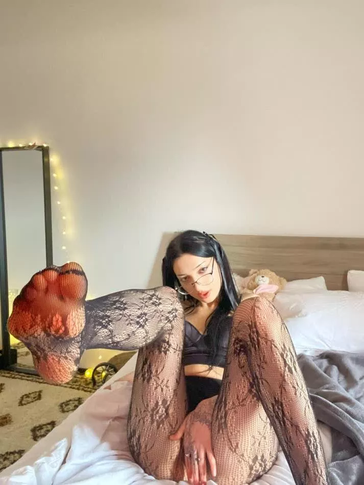 I hope you like 18 year old petite girls like me ♥ posted by CalibreTubiform86