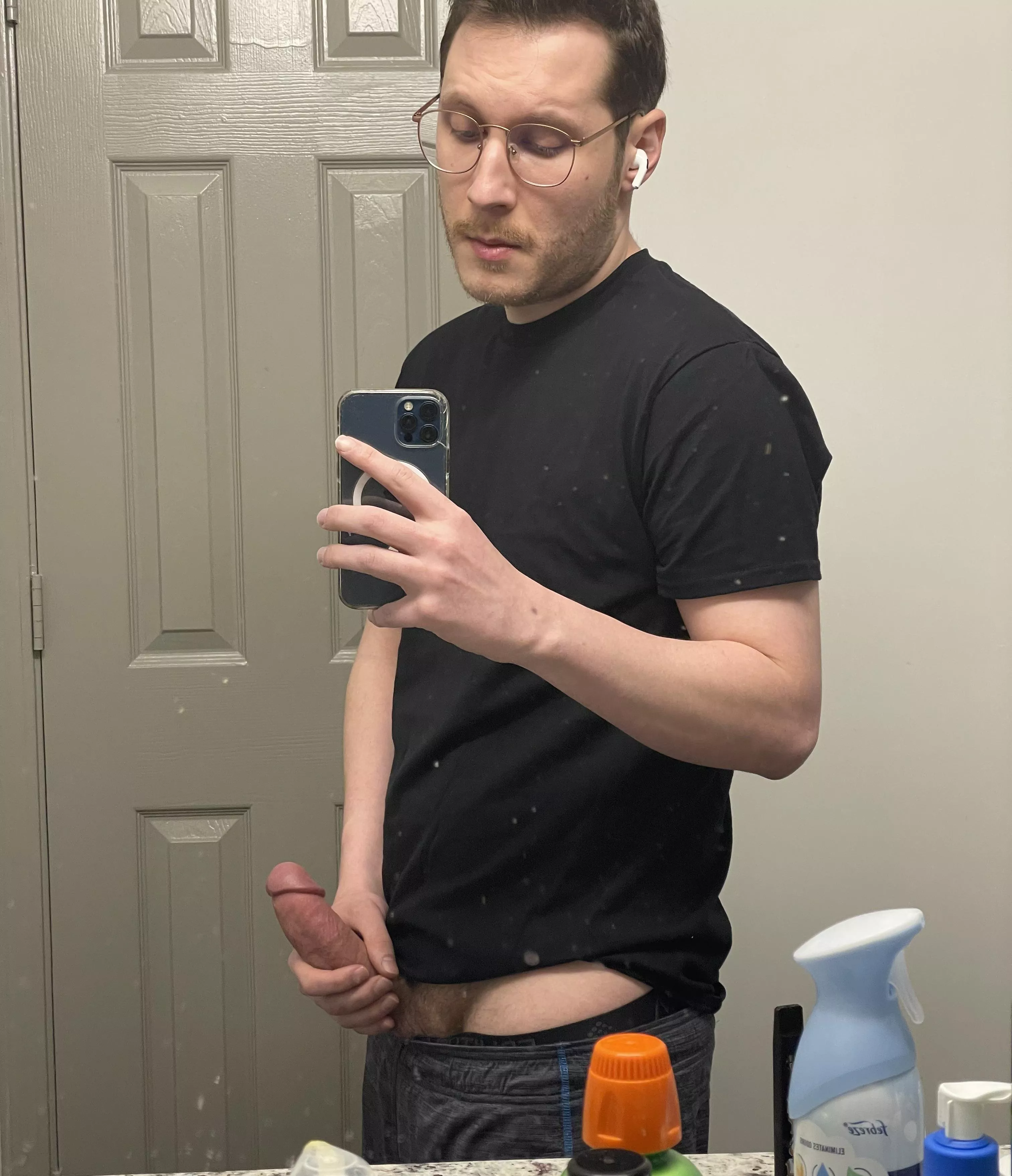 I’ll clean my mirror when I’m dead (32) posted by RichardFappington