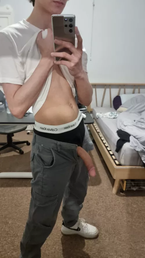 I'm new here should I keep posting? 😇 by gdxchujge