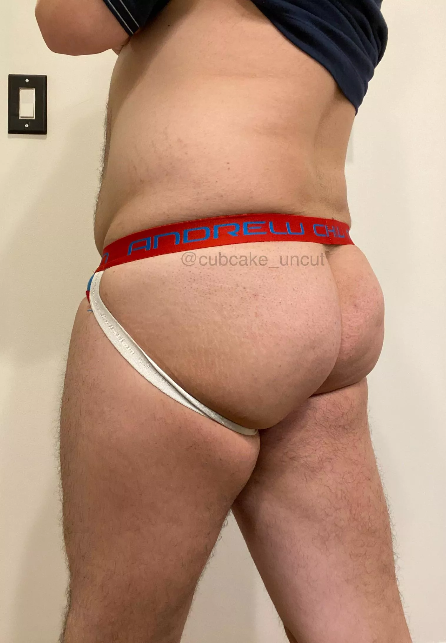 I’ve done this pose before but my ass hasn’t looked this big before. 😳😏 posted by cubcake_uncut