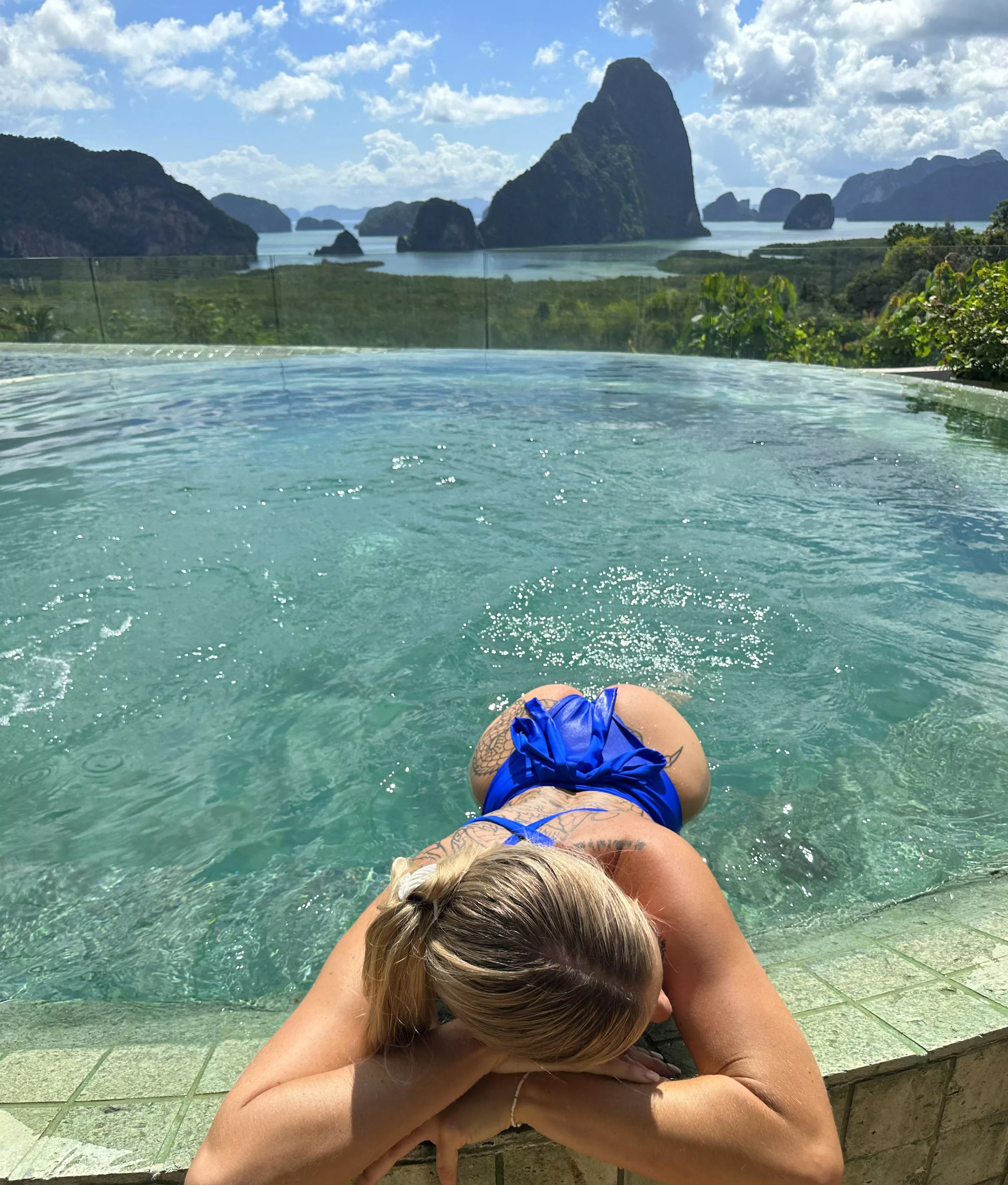 Leave a ❤️ if you’re jerking off posted by xxxanaisxxx