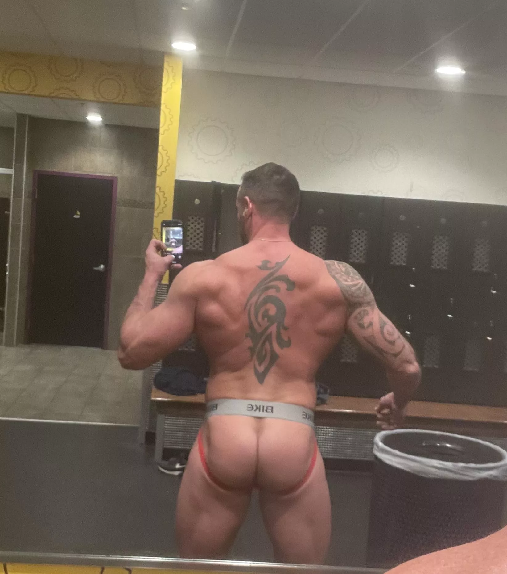 Monday morning leg day  posted by jacksonGaines