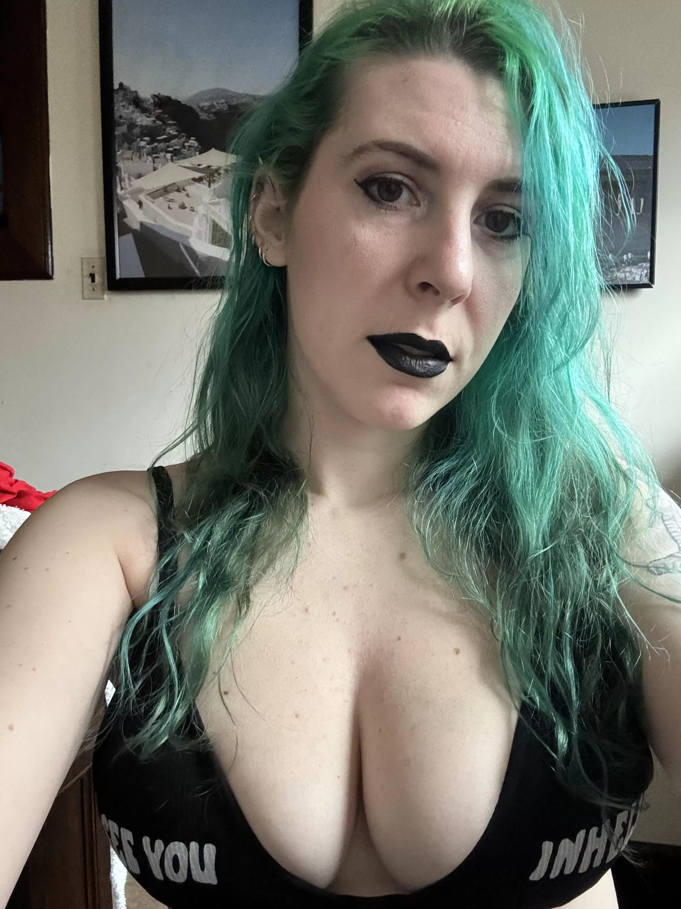 Neon green naturals posted by sirenskiss3