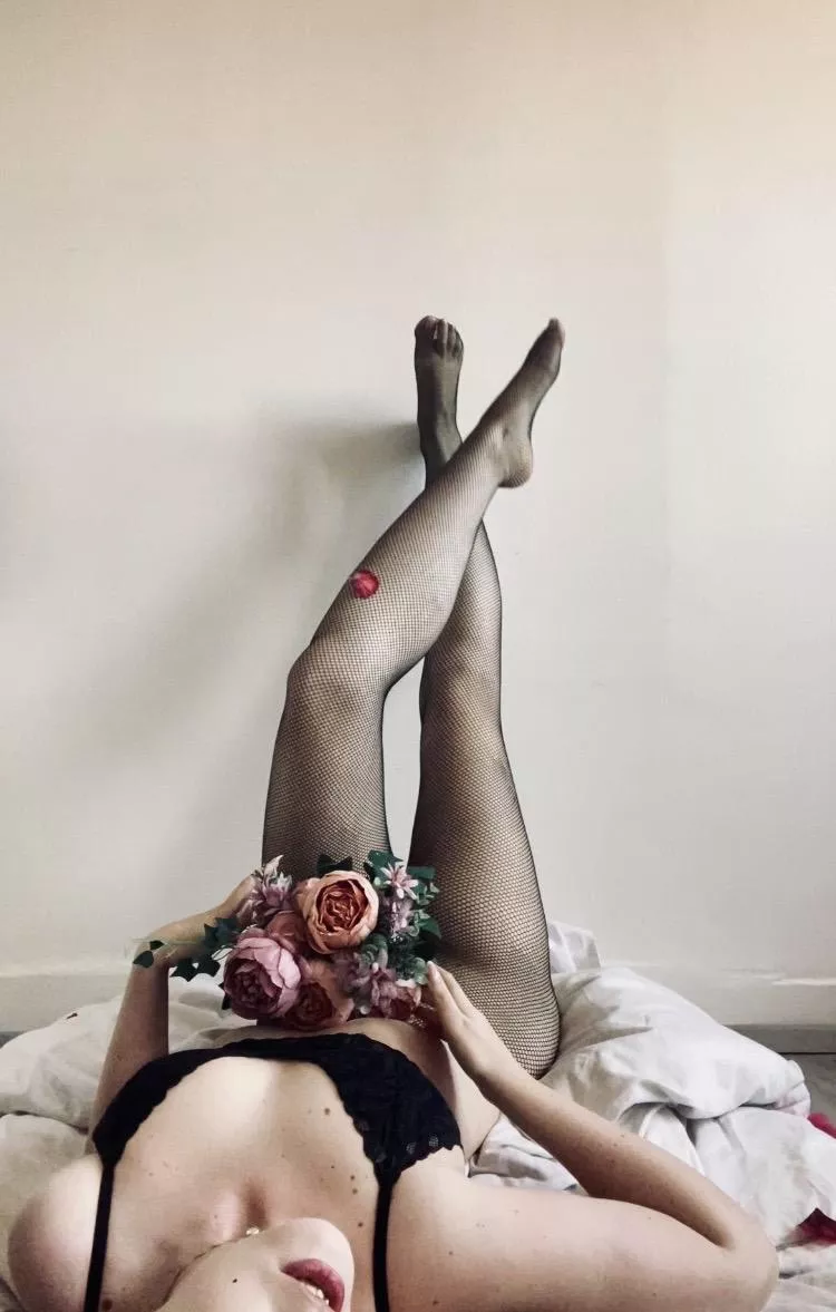 No outfit is complete without them! [F32] posted by daisymademoiselle