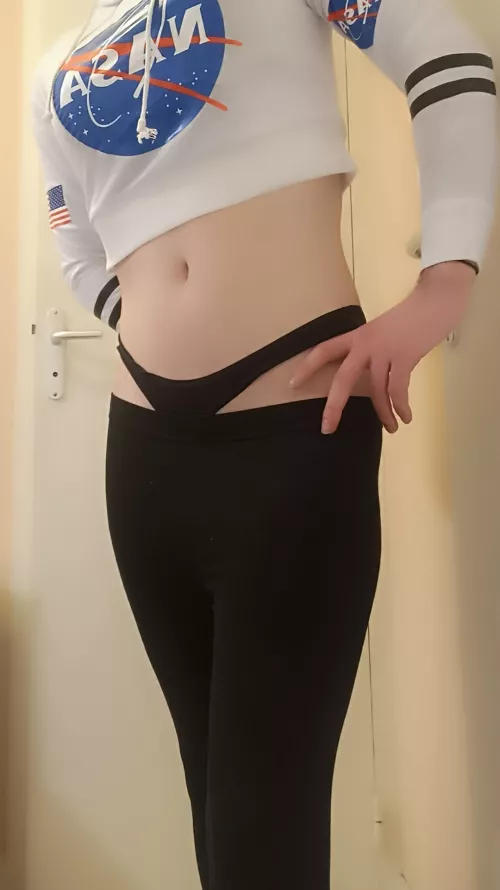 Outfit on 10 ?  by Realistic_Yak_7675