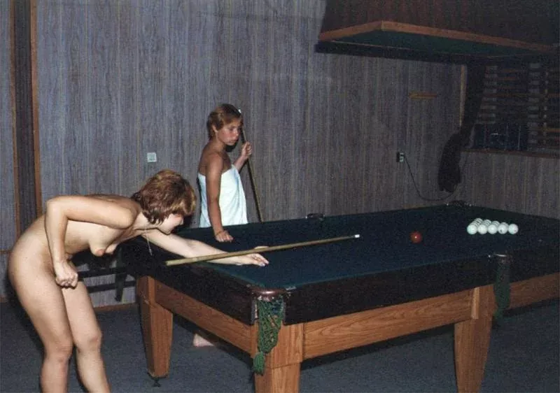 Playing Russian pyramid posted by Y00nT33n