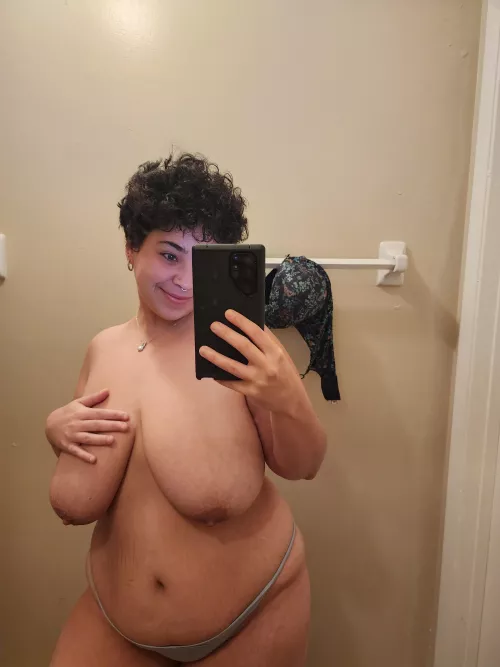 Playing with saggy boobs reduce stress  by Paola212