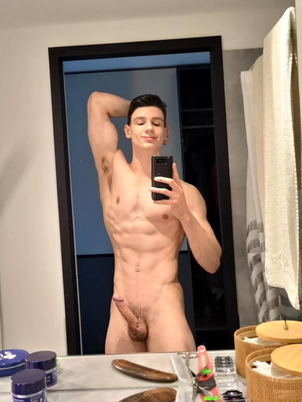 post workout pump 🤠 posted by leandavexx