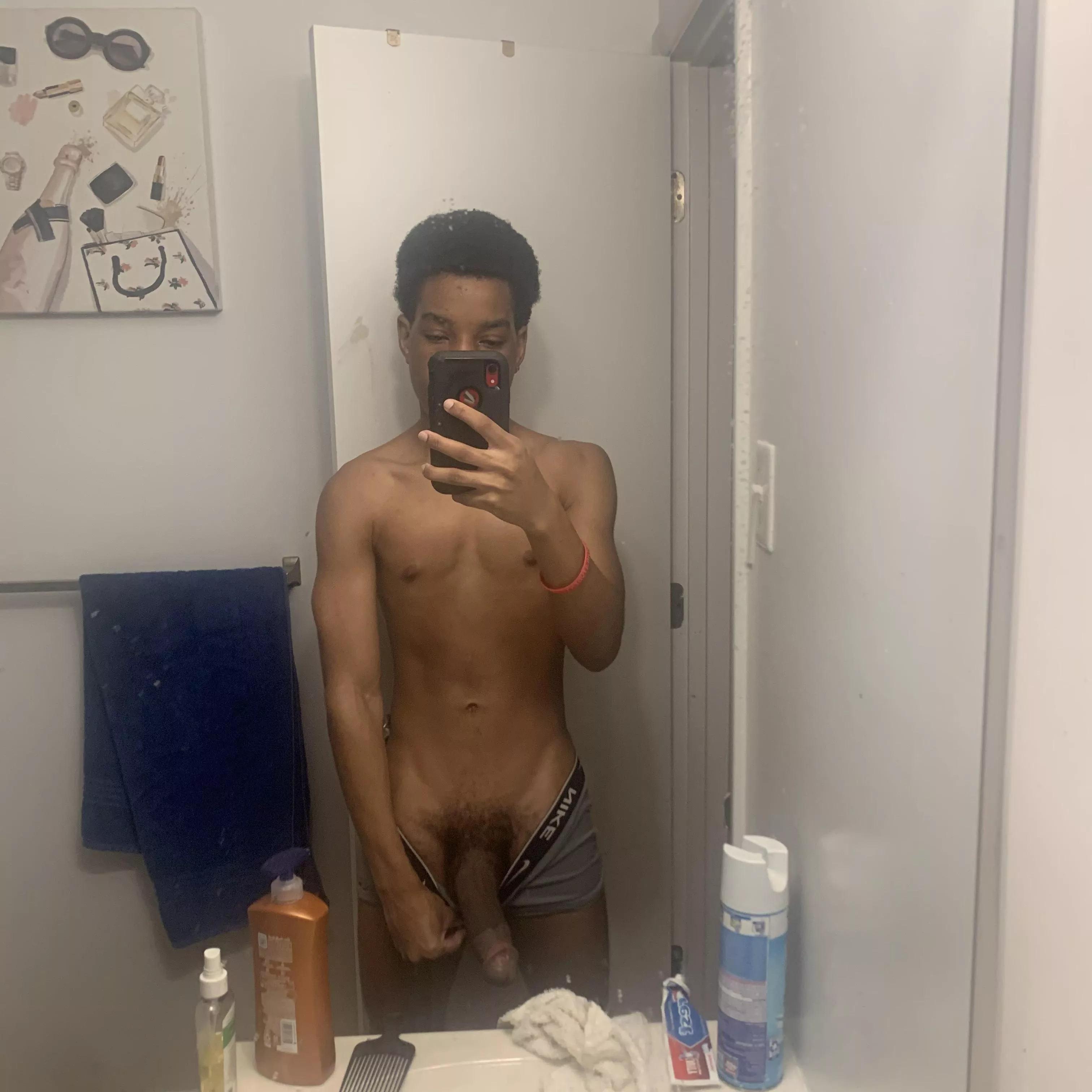 Skinny boys really have the best dick😮‍💨 posted by rjdasl4ttt