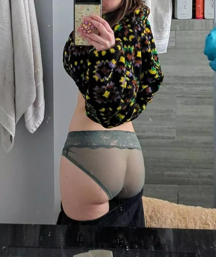 Snuck away from a friend's birthday to take this 🫣 posted by RelativelyDynamicDuo