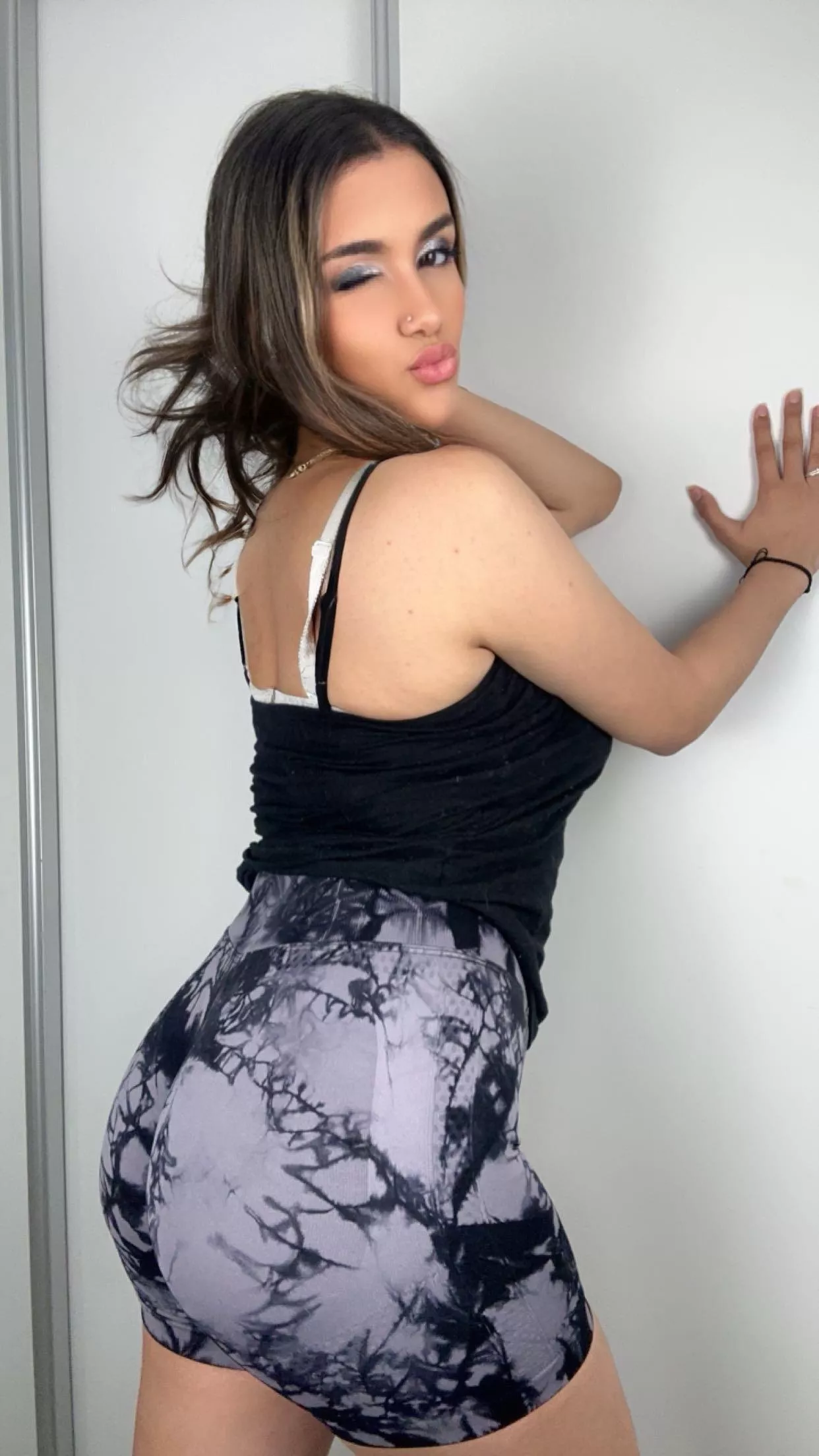 Someone looking for a workout buddy to help you spot the bench press? hehe posted by Spooky-Yellowjacket