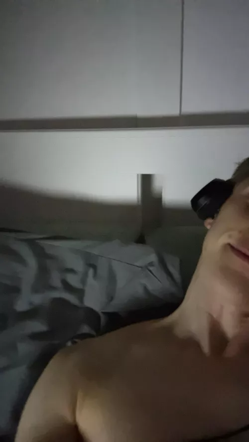 Straight guy here bored af looking for a bottom to get to know and be friends with hmu if your 18-23 by FormerClimate9266