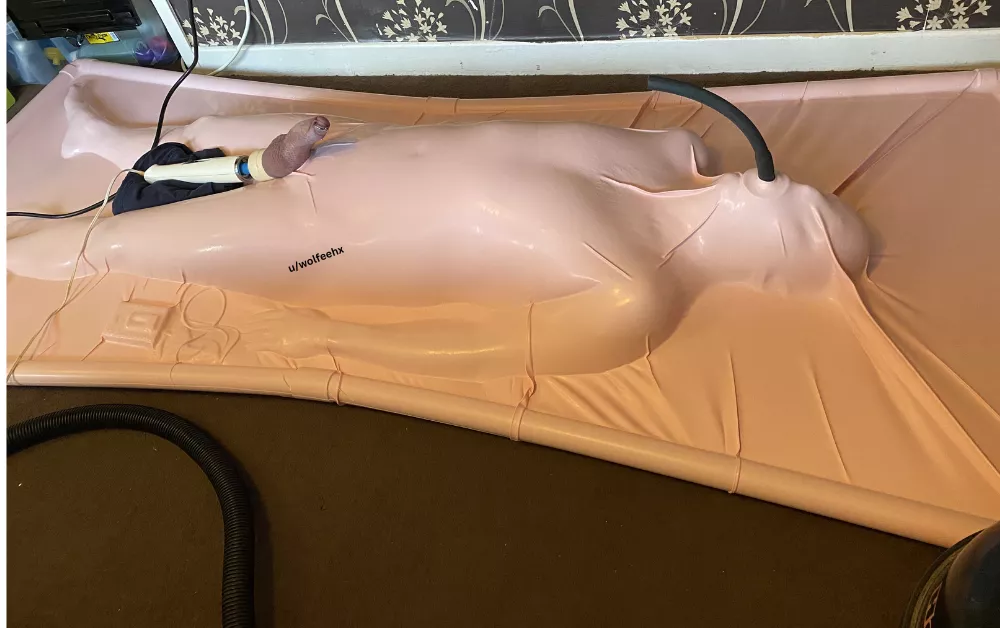 Time-out in the latex vac bed. posted by Wolfeehx