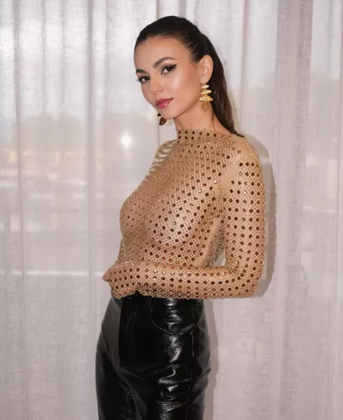 Victoria Justice  by Jumbo_Mills