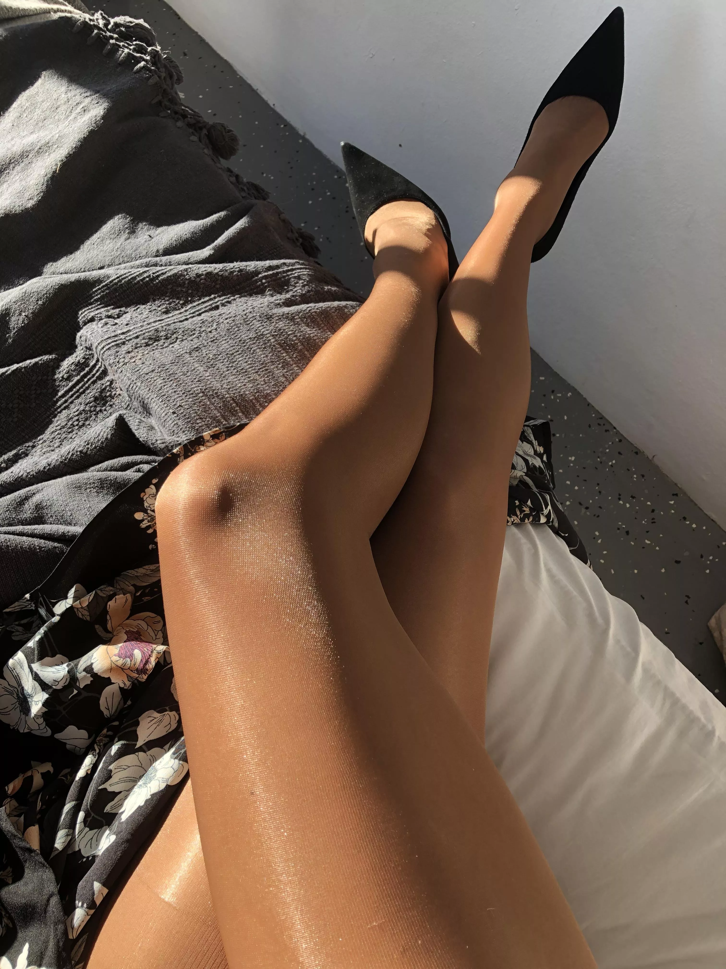 What do you think of these nylons? Are you into glossy or not? xo posted by HoneySimone