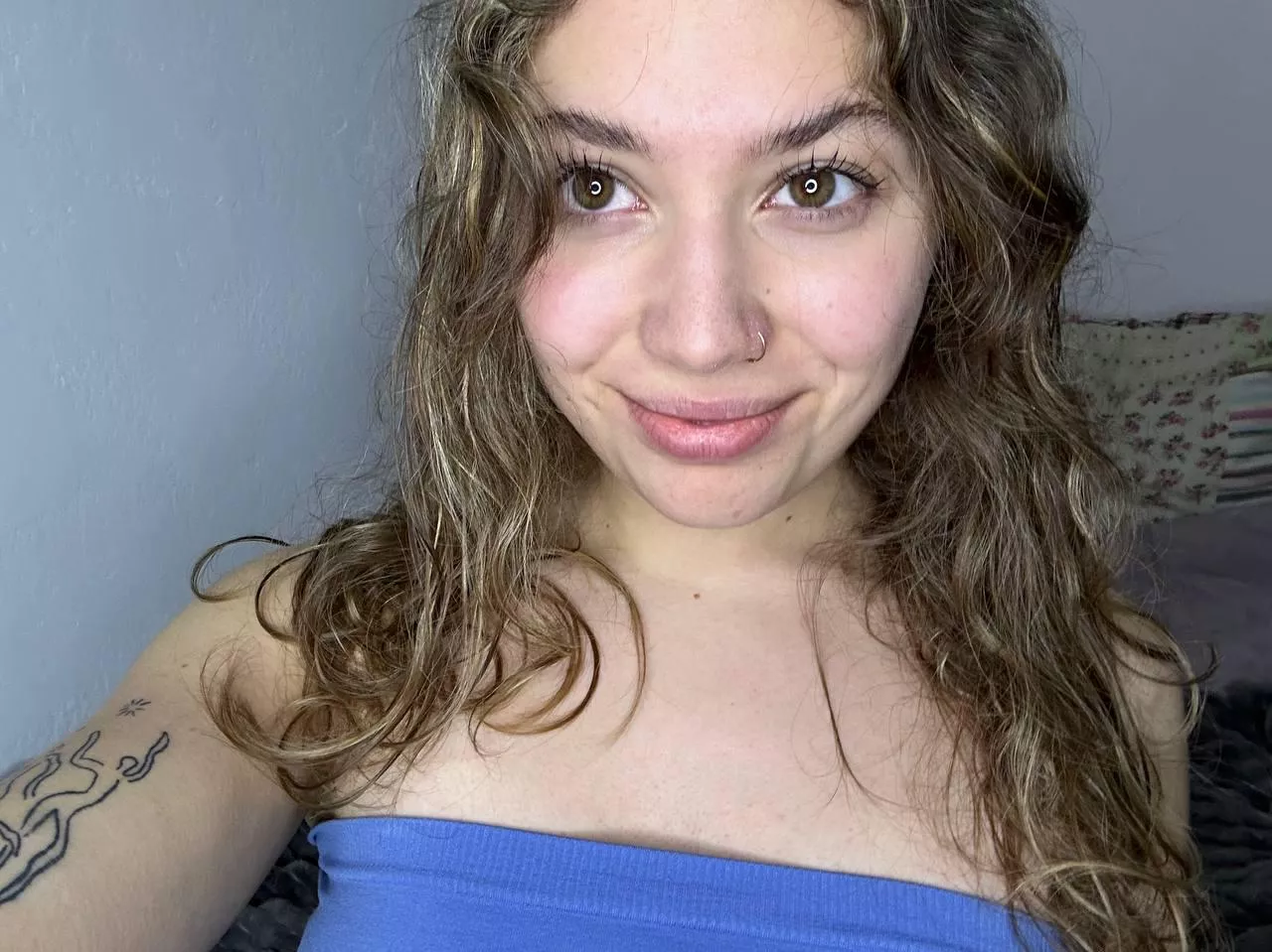 what yo you thinkabout my blue top? :) posted by tribunalmitigate16