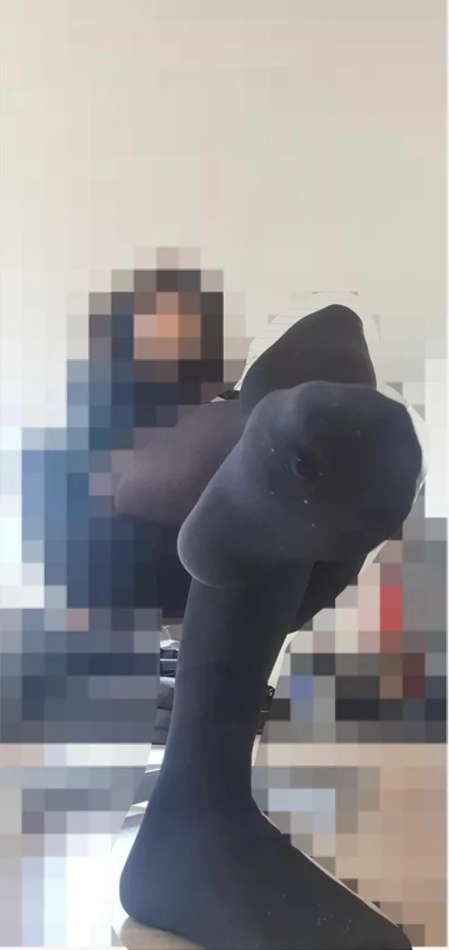 You should be thankful I let you goon over my feet. I let you be your true self. Surrender to me, inferior beta male by curly_mistress