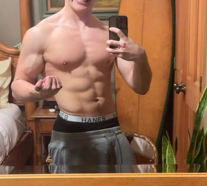 18 m hmu @gguy11135 if ur hairy or hot posted by Ggguy13